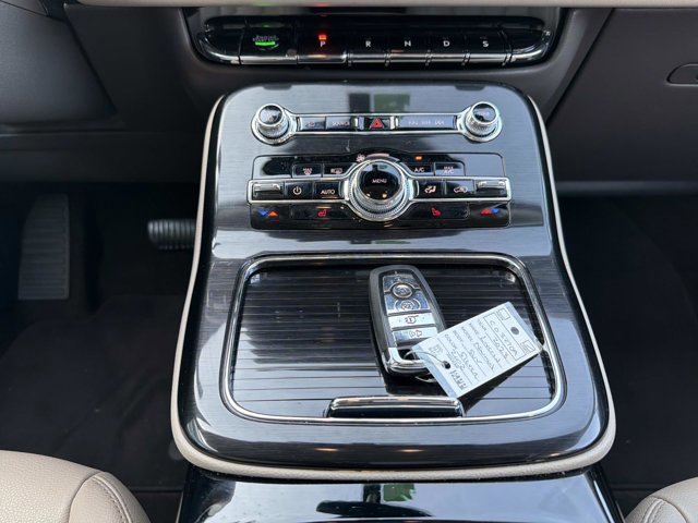 Used 2023 Lincoln Nautilus AWD w/ Premium Package image 33