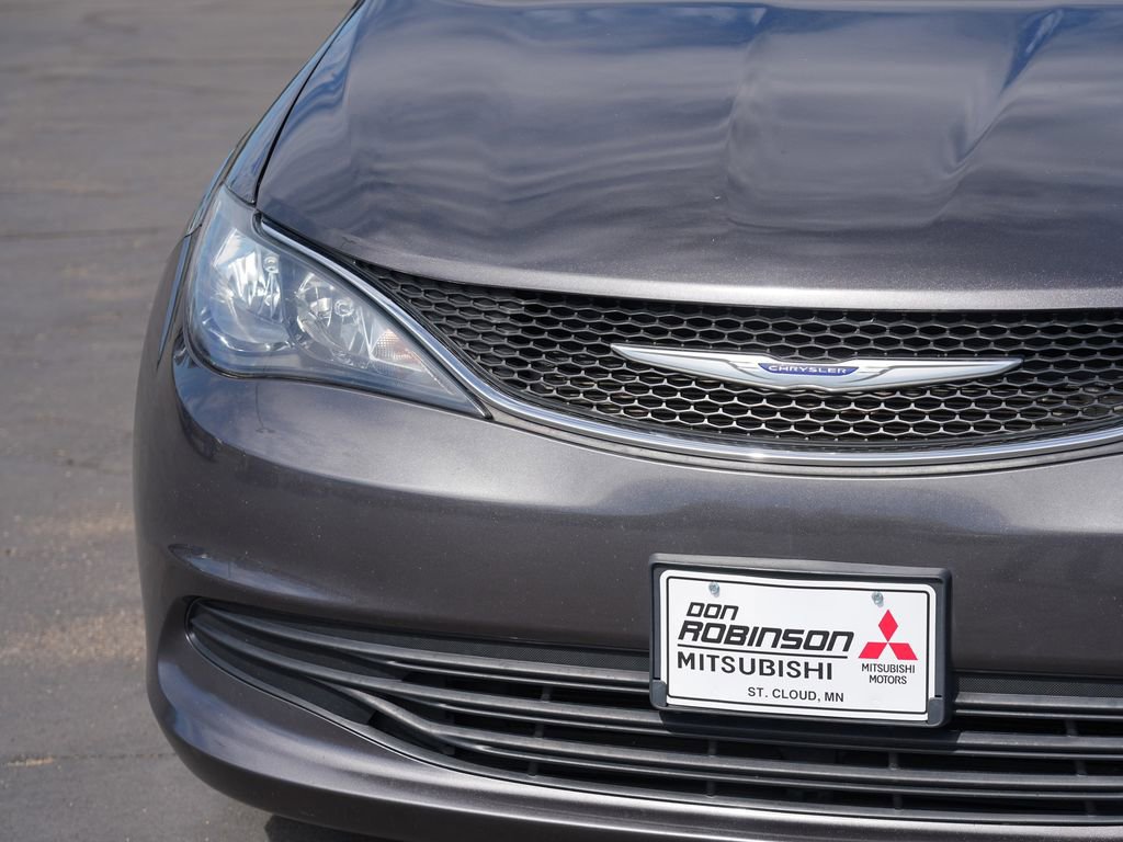 Used 2020 Chrysler Voyager LX FWD image 9