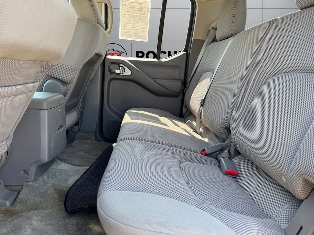 Used 2012 Nissan Frontier SV AWD/4WD image 16
