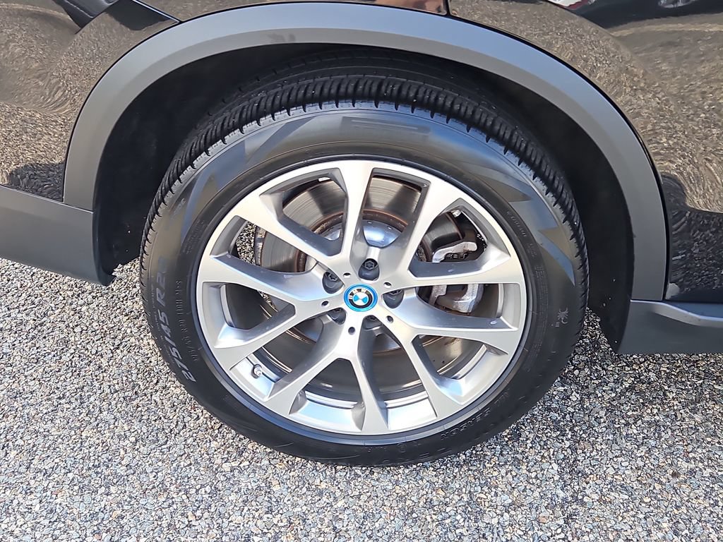 Used 2025 BMW X5 xDrive50e AWD/4WD image 9
