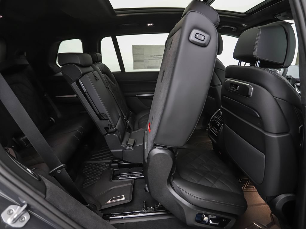 Used 2027 BMW X7 xDrive40i w/ M Sport Package AWD/4WD image 35