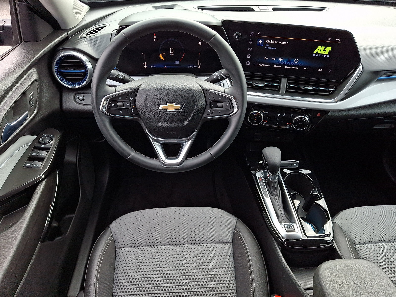 Certified 2024 Chevrolet Trax LT w/ Driver Confidence Package FWD image 11