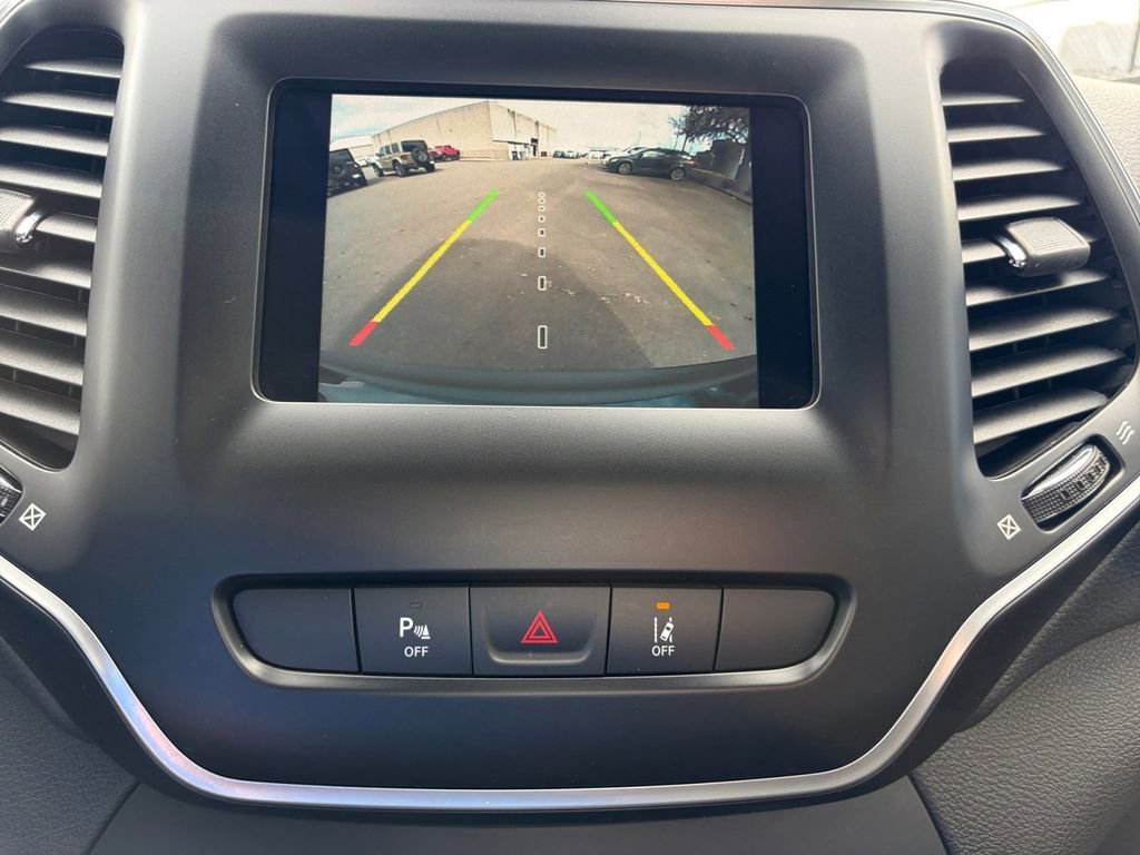 Certified 2021 Jeep Cherokee Latitude Plus AWD/4WD image 19