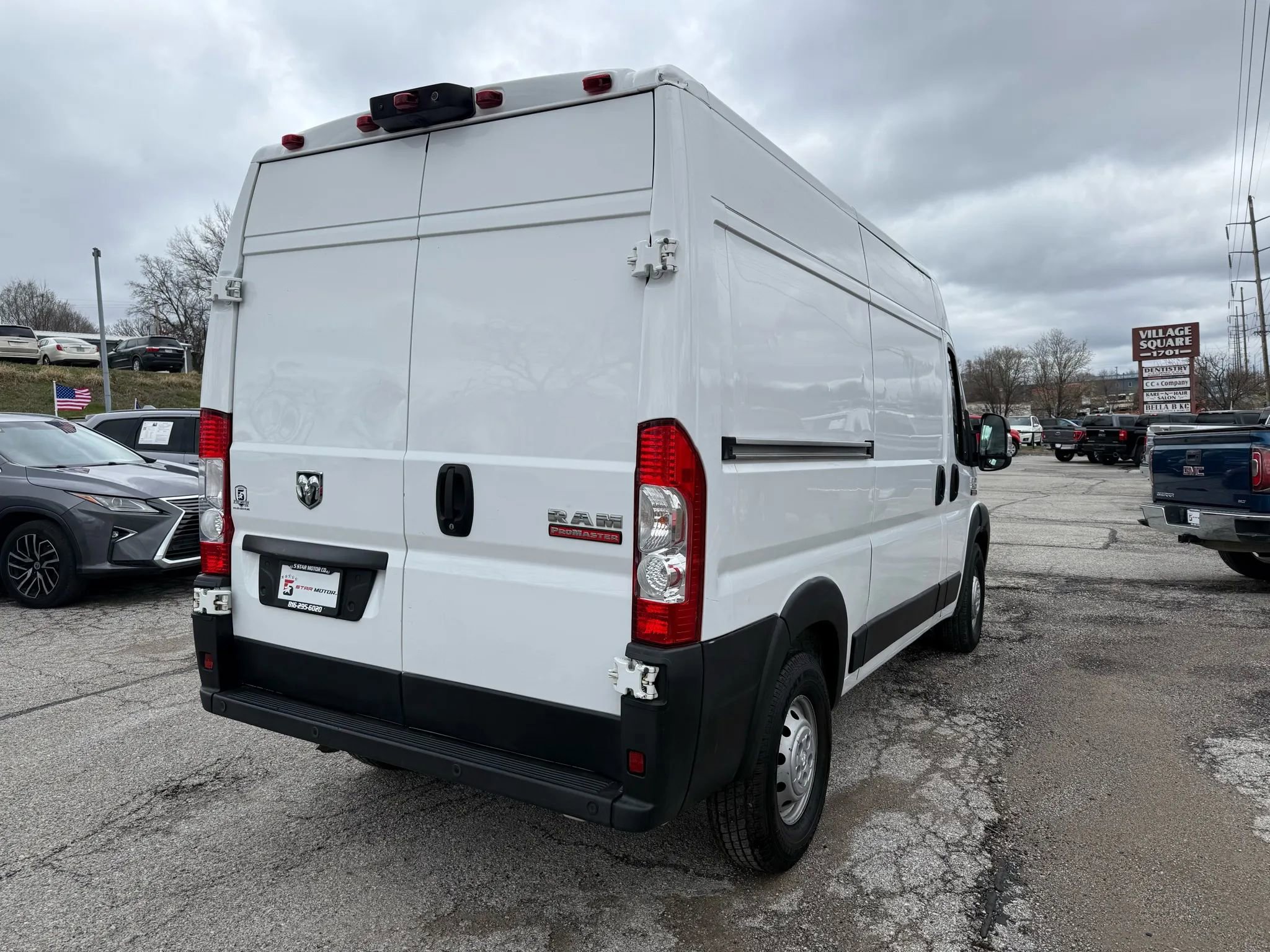 Used 2020 RAM ProMaster 2500 w/ Premium Appearance Group image 3