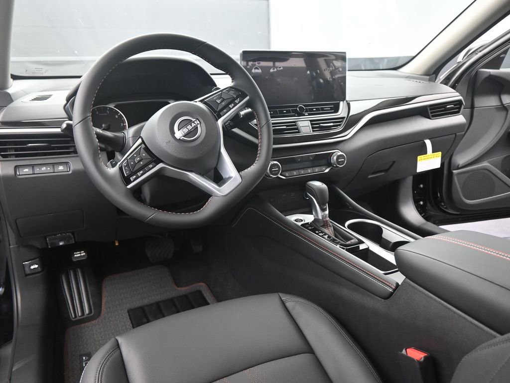 New 2025 Nissan Altima 2.5 SR image 11