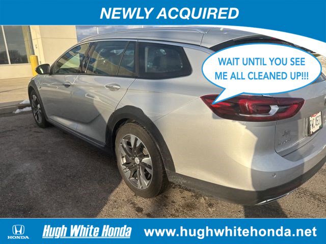 Used 2018 Buick Regal Essence w/ Driver Confidence Package #1 image 14