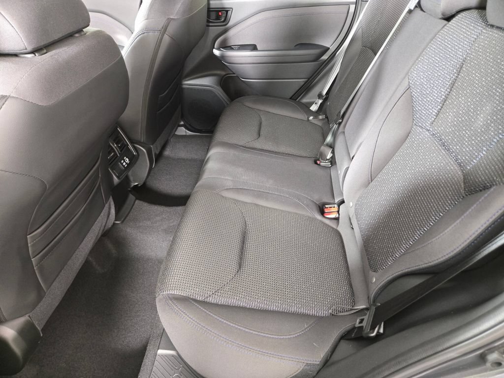 Used 2025 Subaru Forester Premium AWD/4WD image 18