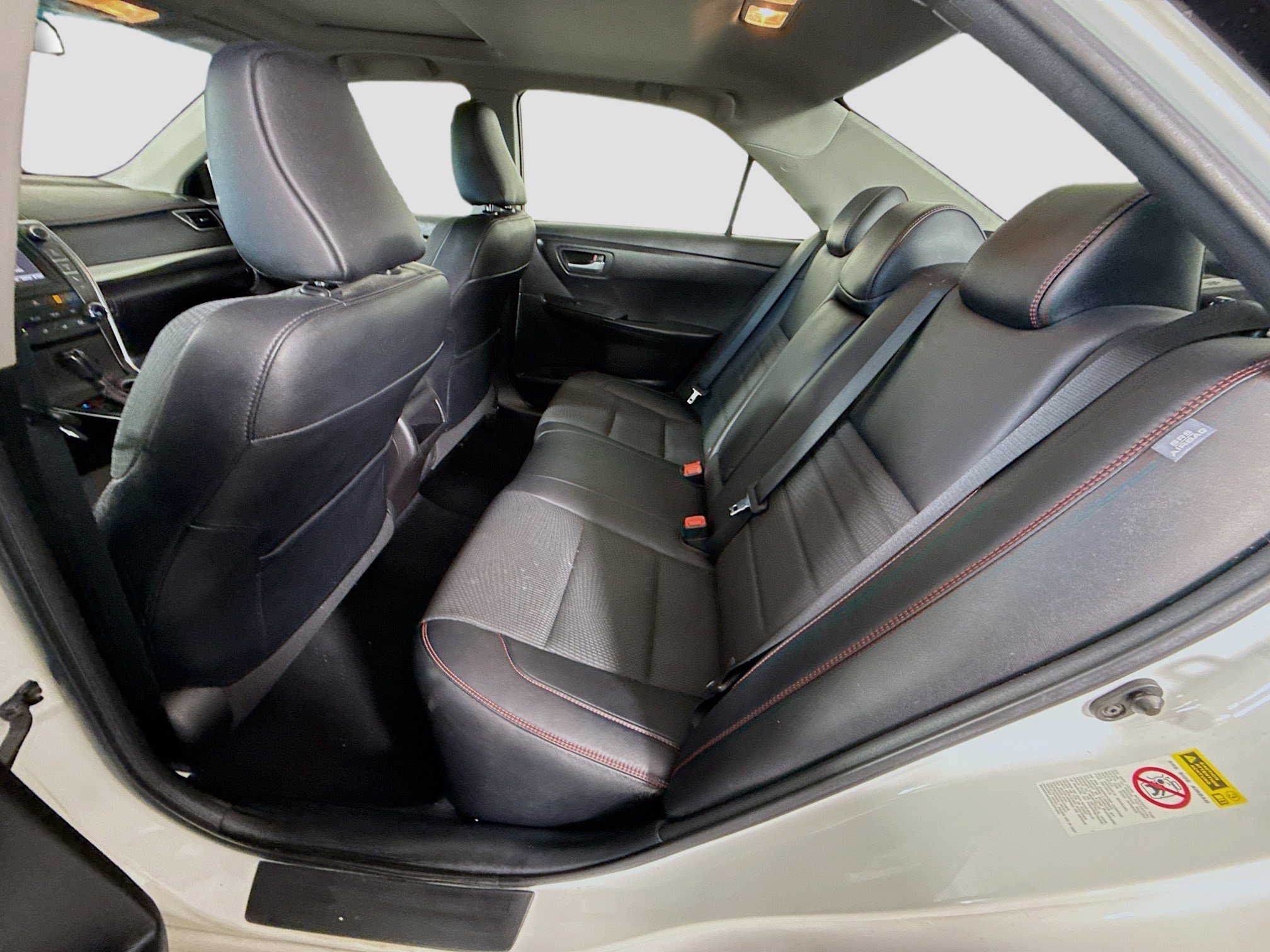 Used 2017 Toyota Camry SE w/ Moonroof Package image 24