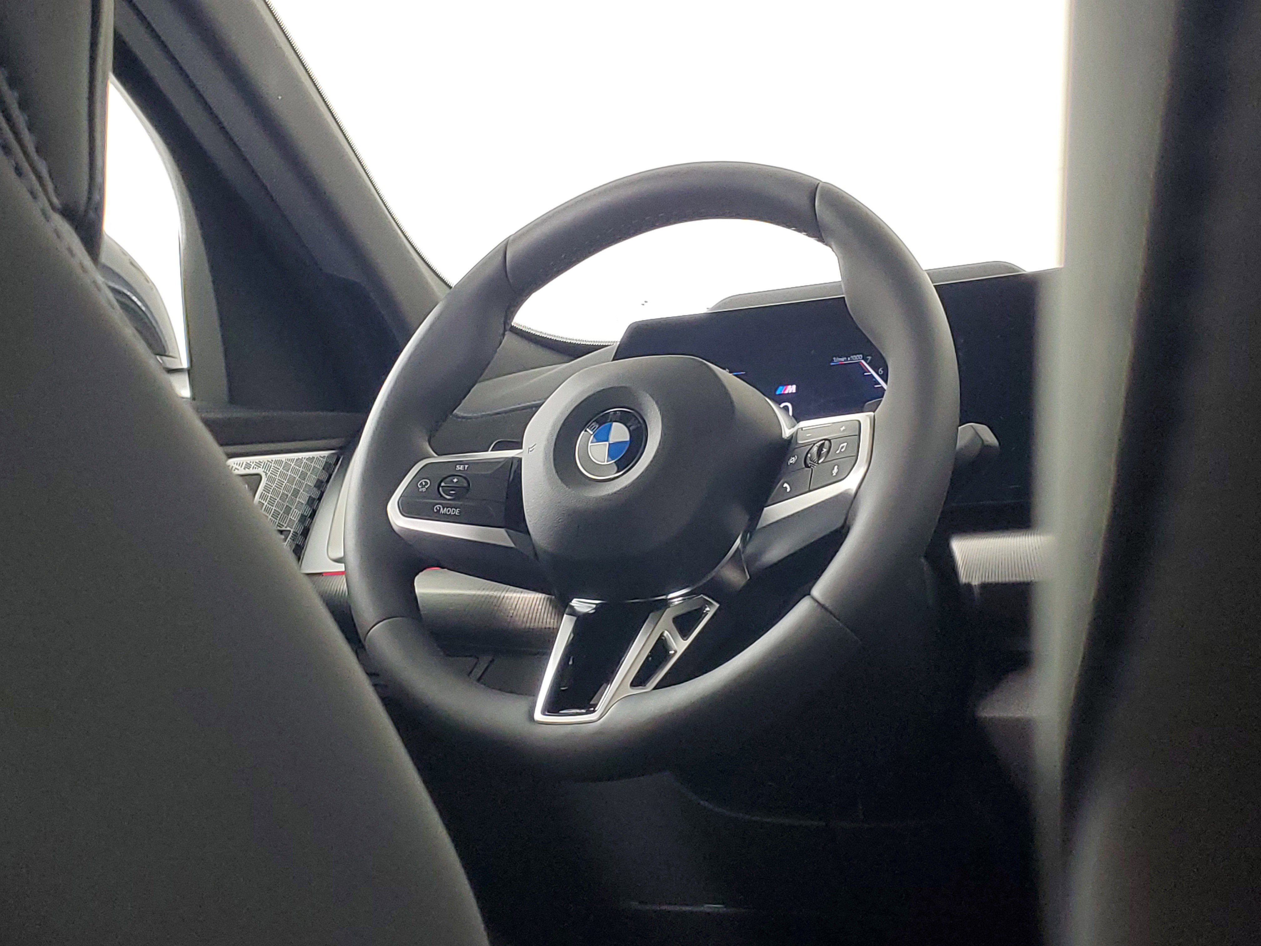 New 2025 BMW X2 xDrive28i w/ Technology Package image 12