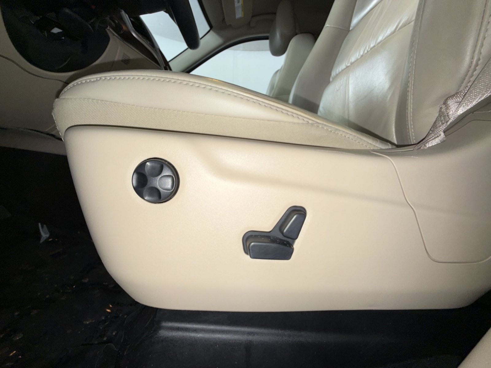 Used 2015 Jeep Grand Cherokee Limited AWD/4WD image 14