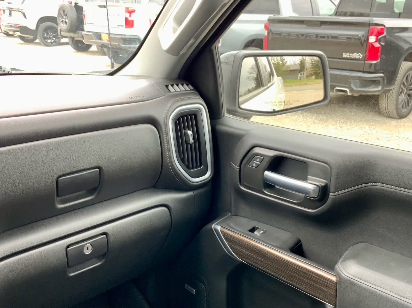 Used 2020 Chevrolet Silverado 1500 RST w/ True North Edition AWD/4WD image 36