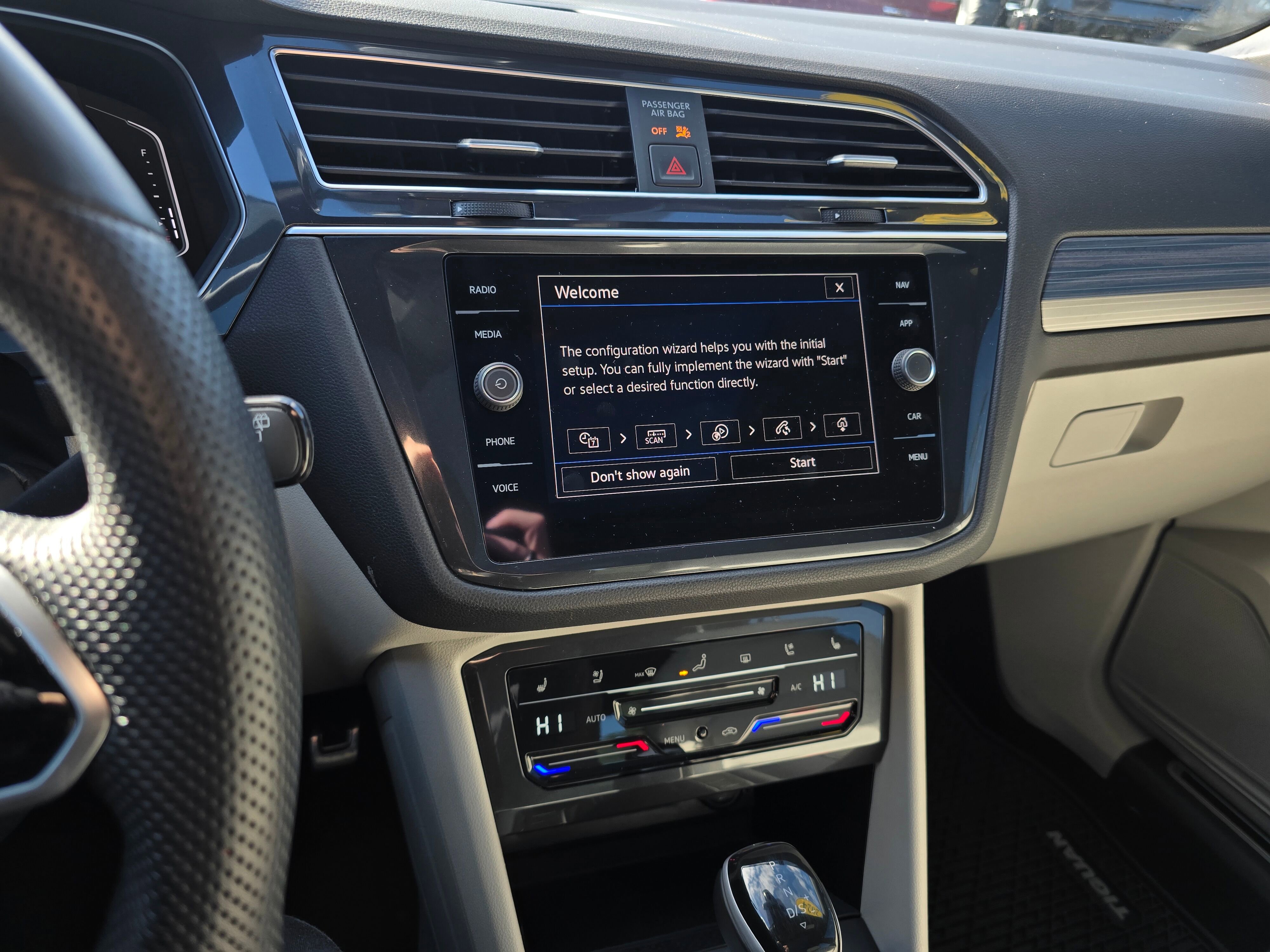 Used 2024 Volkswagen Tiguan SEL R-Line image 28