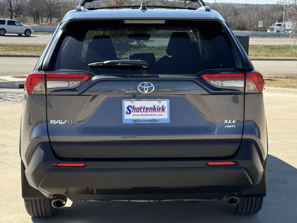 Used 2024 Toyota RAV4 XLE image 5