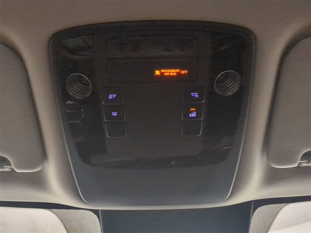 Used 2024 Kia Carnival LX image 24