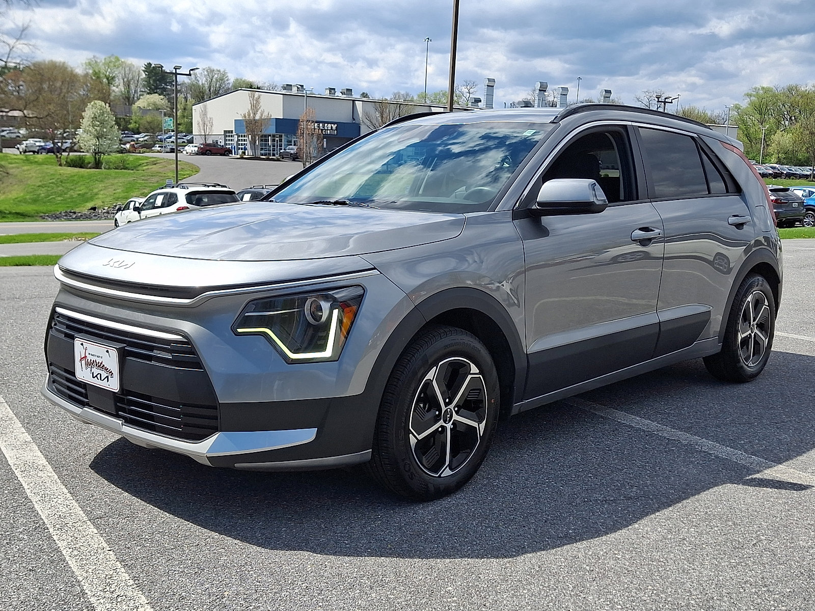 Used 2024 Kia Niro EX image 3