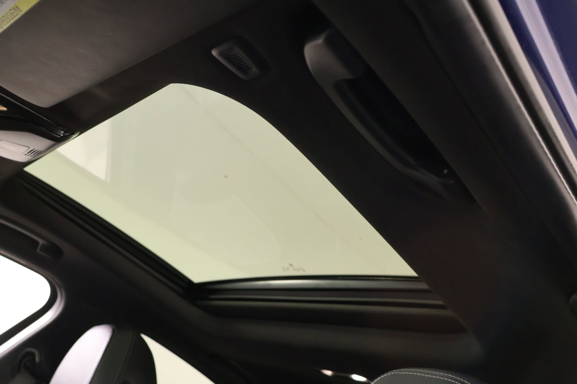 Used 2019 BMW 330i Sedan w/ Premium Package RWD image 16