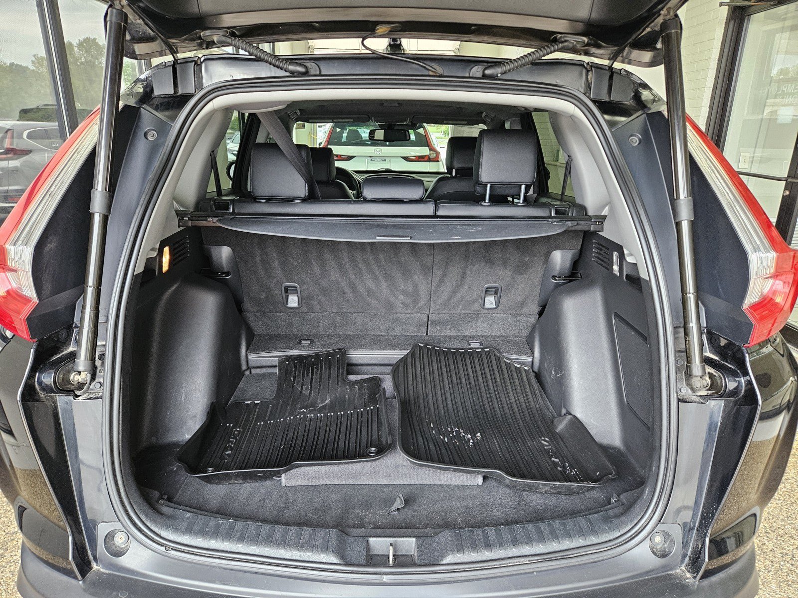 Used 2019 Honda CR-V Touring image 10