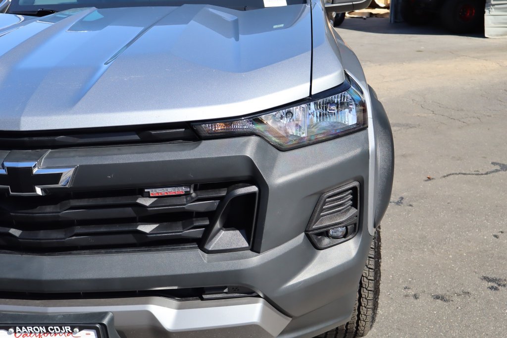 Used 2025 Chevrolet Colorado Trail Boss AWD/4WD image 8