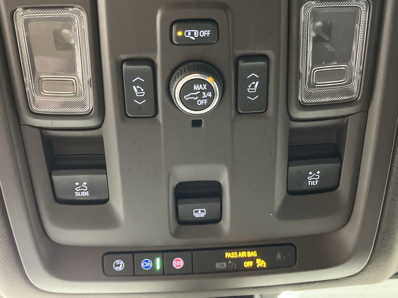 Certified 2021 GMC Yukon Denali w/ Denali Premium Package AWD/4WD image 32