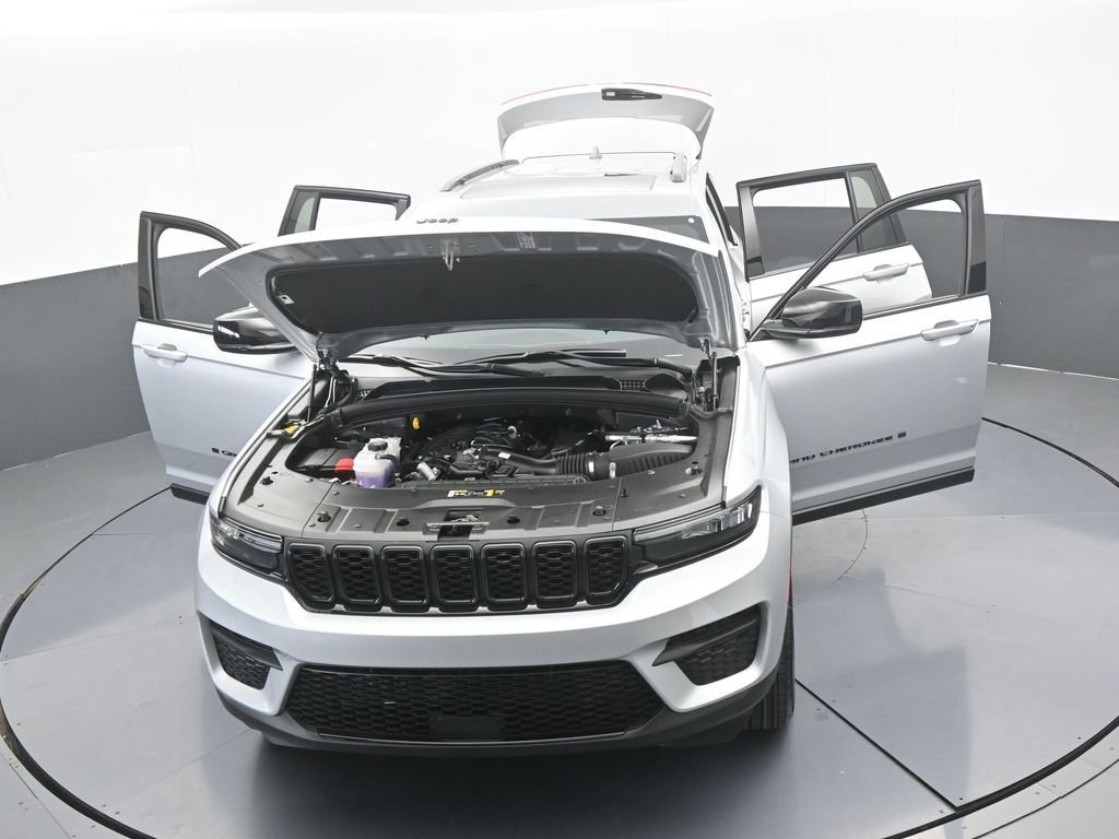 New 2025 Jeep Grand Cherokee Altitude image 66