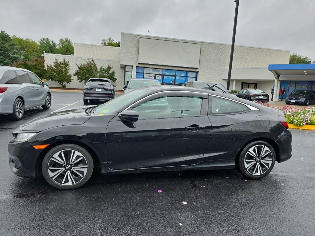 Used 2017 Honda Civic EX-T image 2