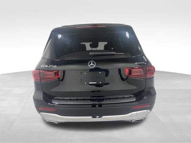 Used 2026 Mercedes-Benz GLB 250 4MATIC image 7
