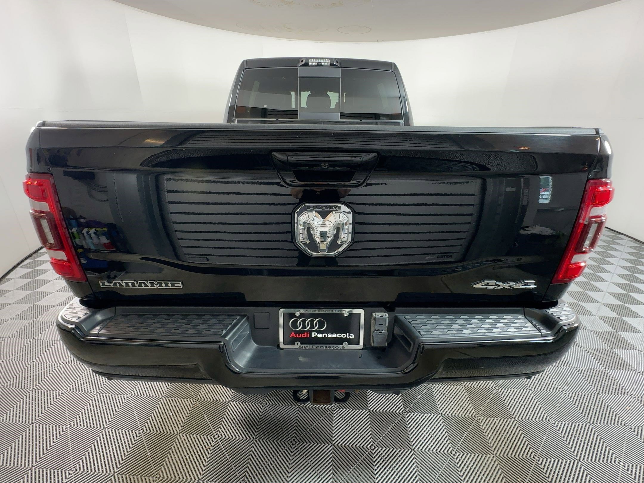 Used 2024 RAM 2500 Laramie w/ Sport Appearance Package image 9
