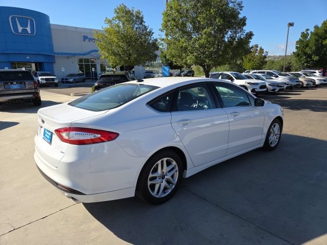 Used 2016 Ford Fusion SE FWD image 5