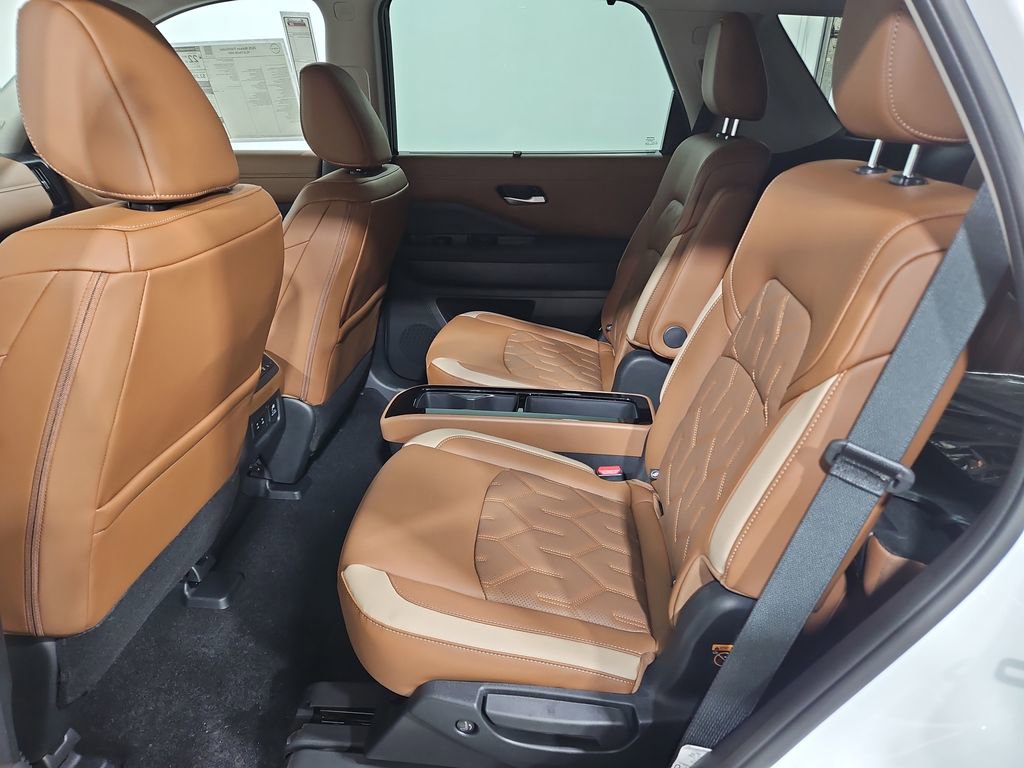 New 2026 Nissan Pathfinder Platinum AWD/4WD image 24
