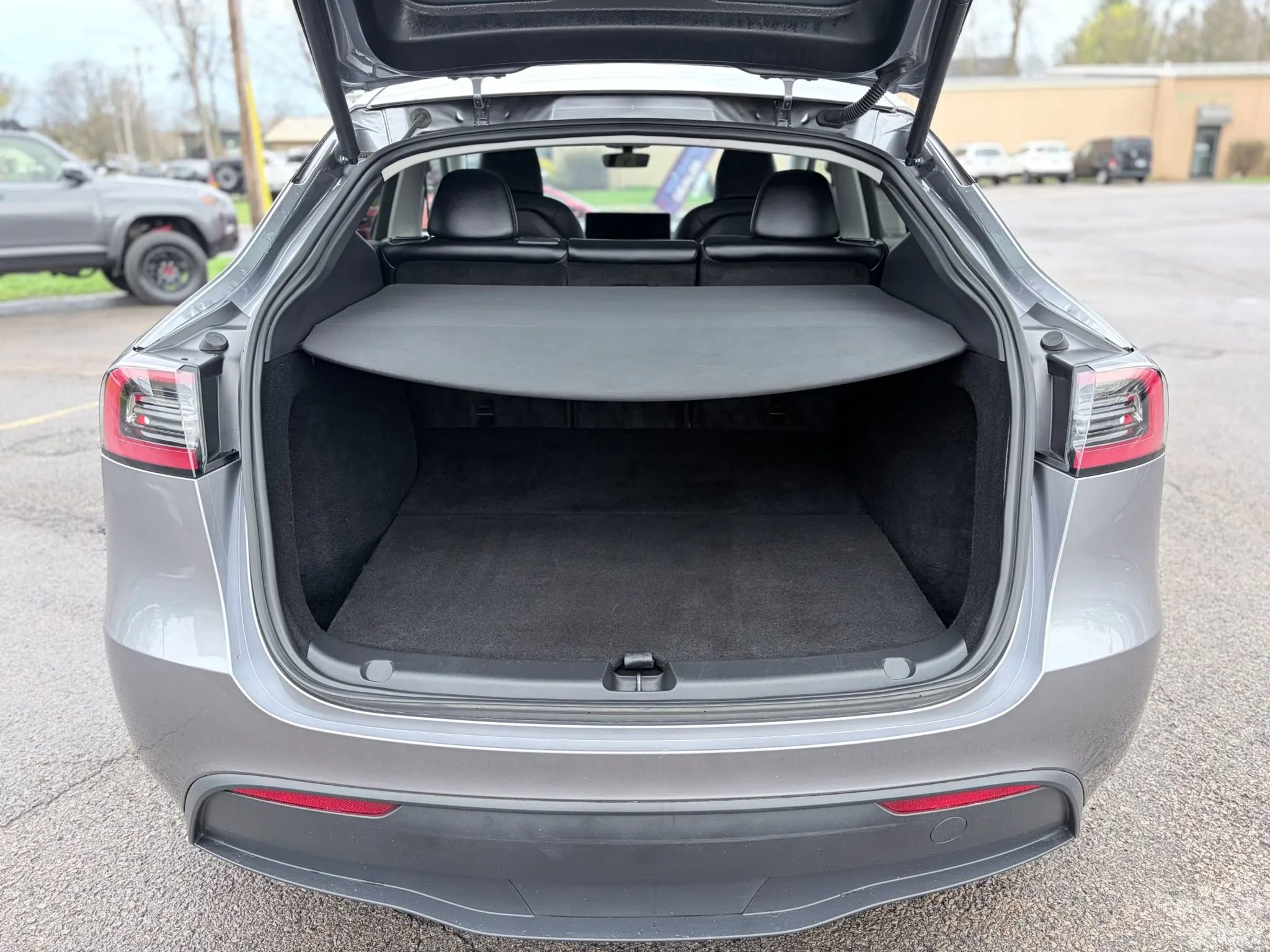 Used 2025 Tesla Model Y Performance image 15