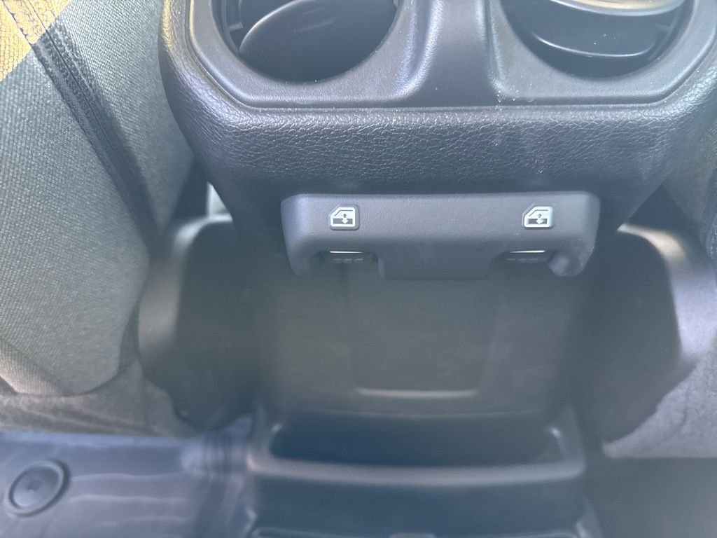 Used 2024 Jeep Wrangler Unlimited w/ Convenience Group AWD/4WD image 12