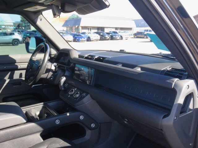 Used 2022 Land Rover Defender 110 X-Dynamic SE AWD/4WD image 35