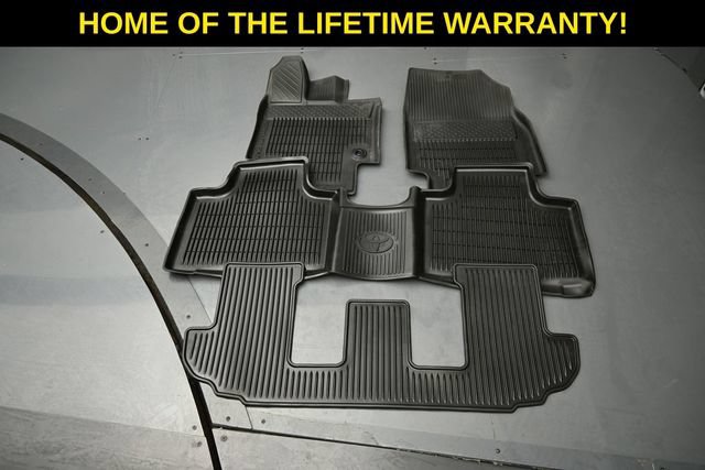 Used 2025 Toyota Highlander Platinum AWD/4WD image 39