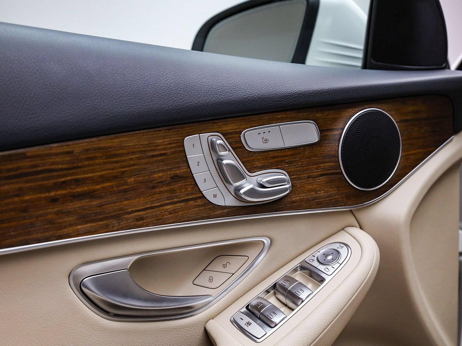 Used 2022 Mercedes-Benz GLC 300 image 21
