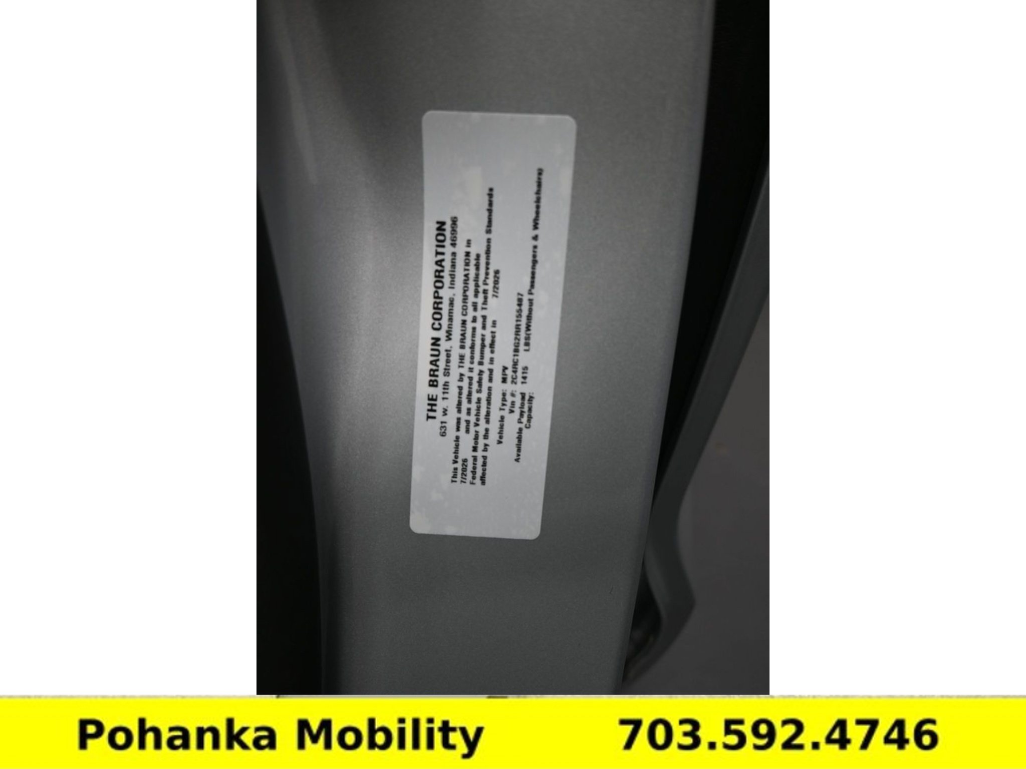 Used 2024 Chrysler Pacifica Touring-L FWD image 17