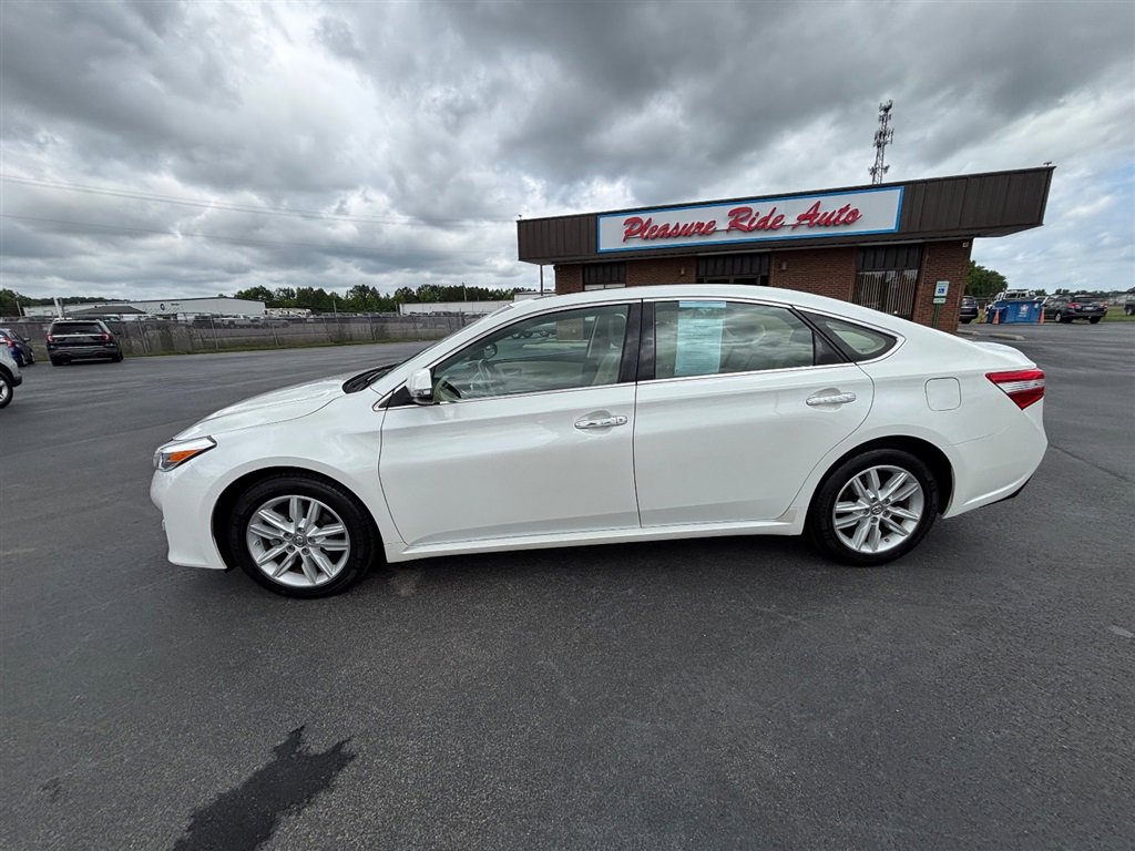 Used 2014 Toyota Avalon XLE Premium FWD image 2