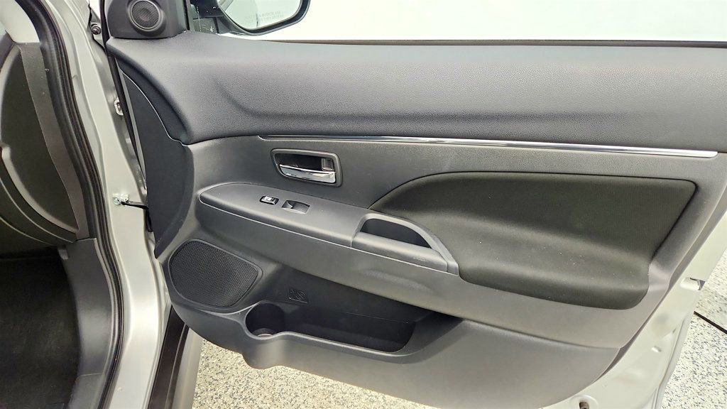 Used 2025 Mitsubishi Outlander Sport AWD image 25