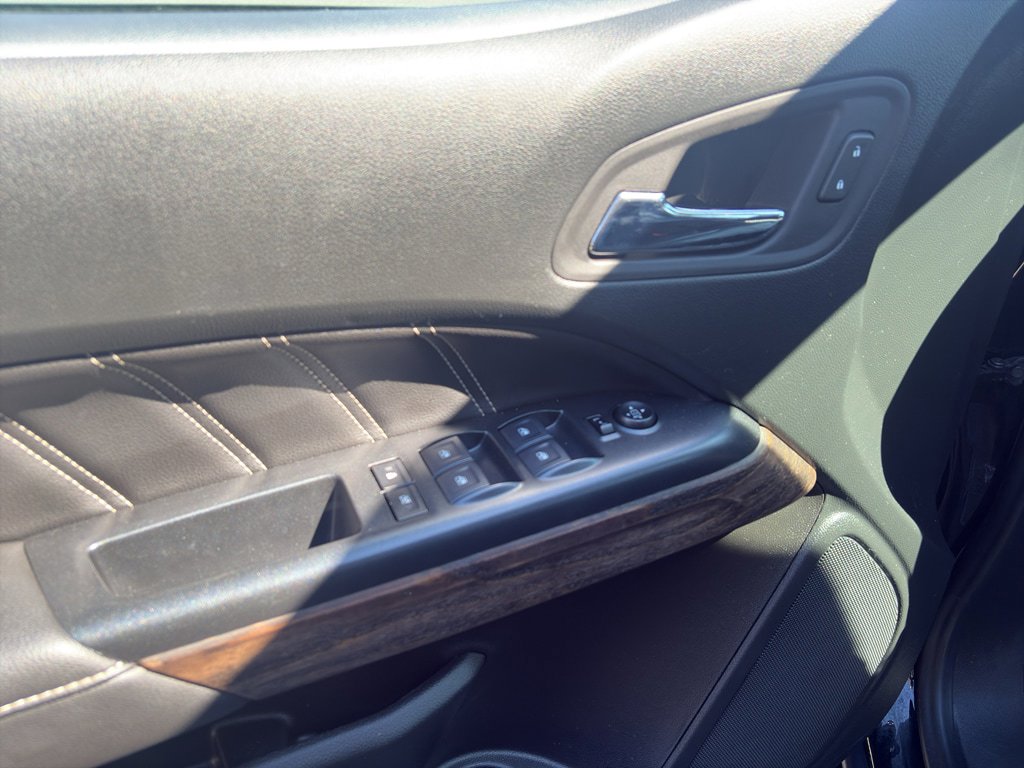 Used 2022 GMC Canyon Denali w/ Denali Black Edition Package image 6
