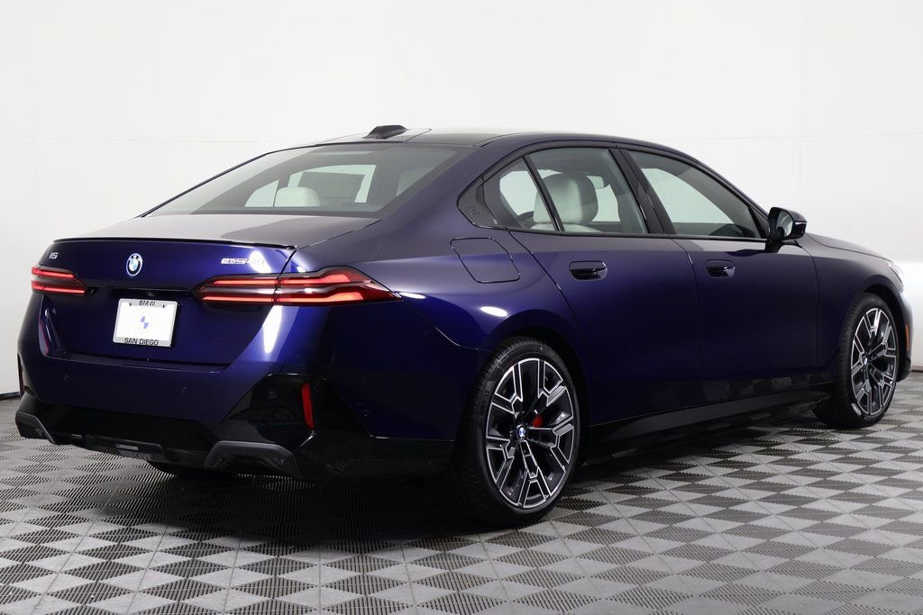 New 2026 BMW i5 eDrive40 w/ M Sport Package RWD image 2