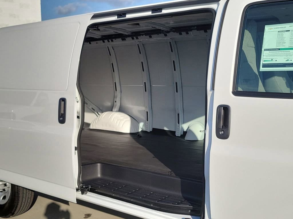 New 2026 Chevrolet Express 3500 Extended RWD image 13