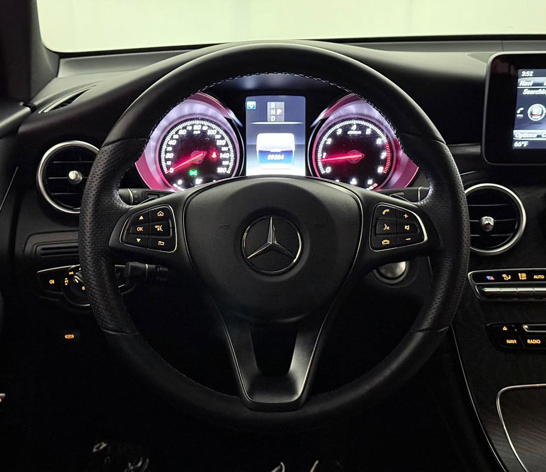 Used 2019 Mercedes-Benz GLC 300 4MATIC w/ Premium Package image 30
