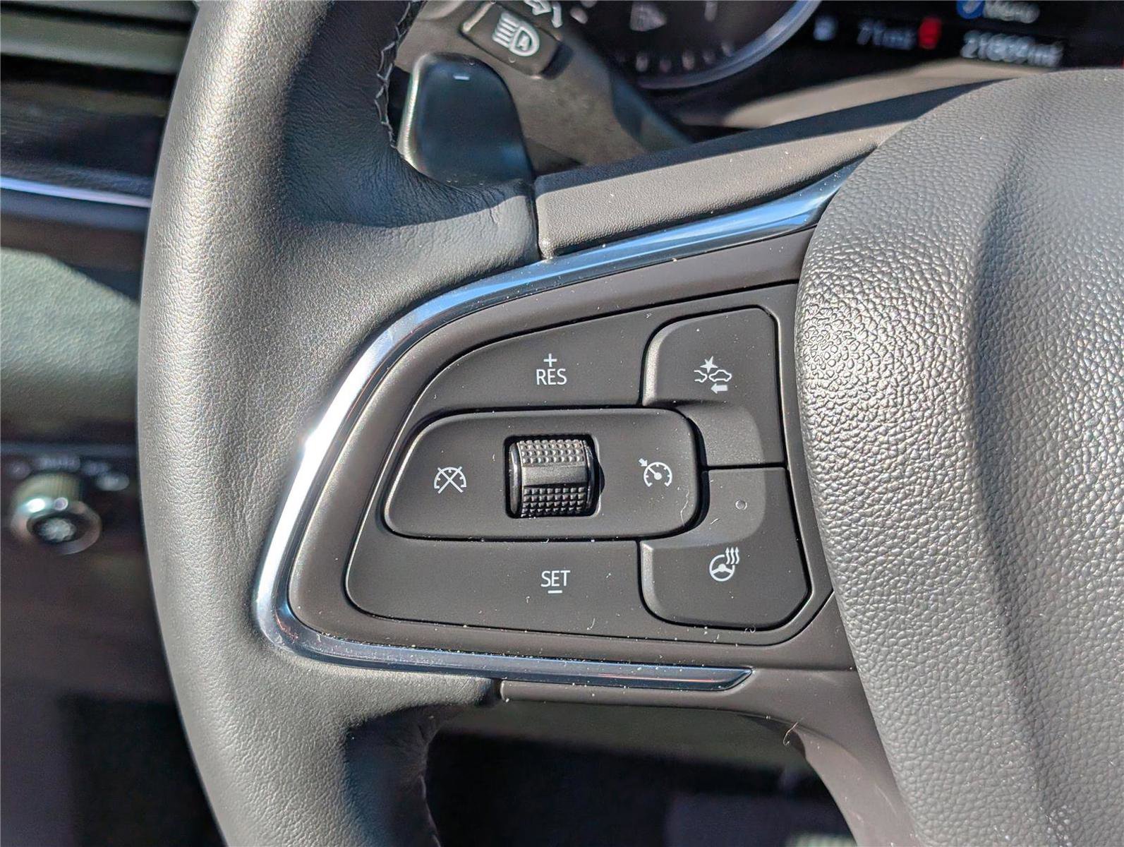 Used 2023 Buick Envision Essence image 22