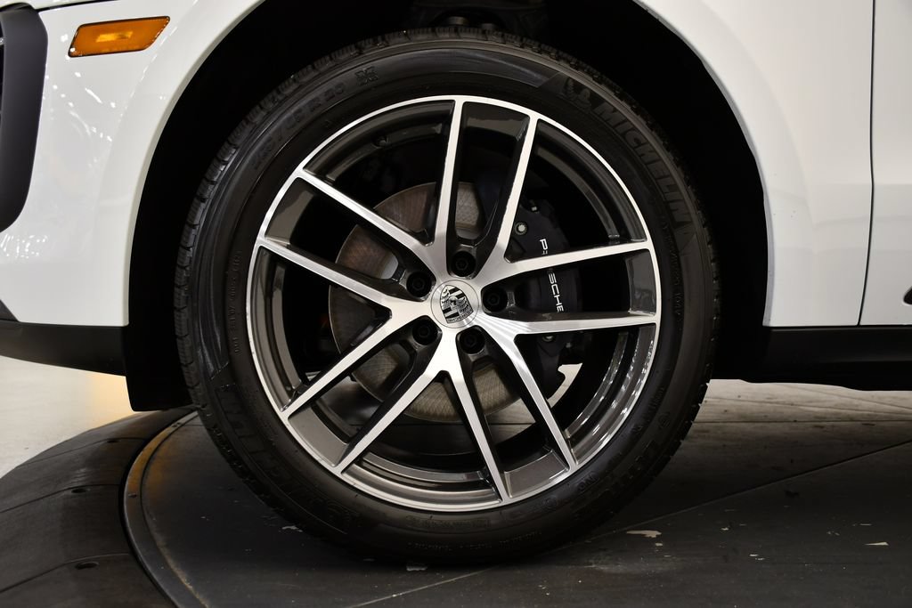 Certified 2026 Porsche Macan Turbo AWD/4WD image 16
