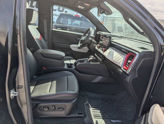 Used 2024 GMC Canyon AT4X image 35