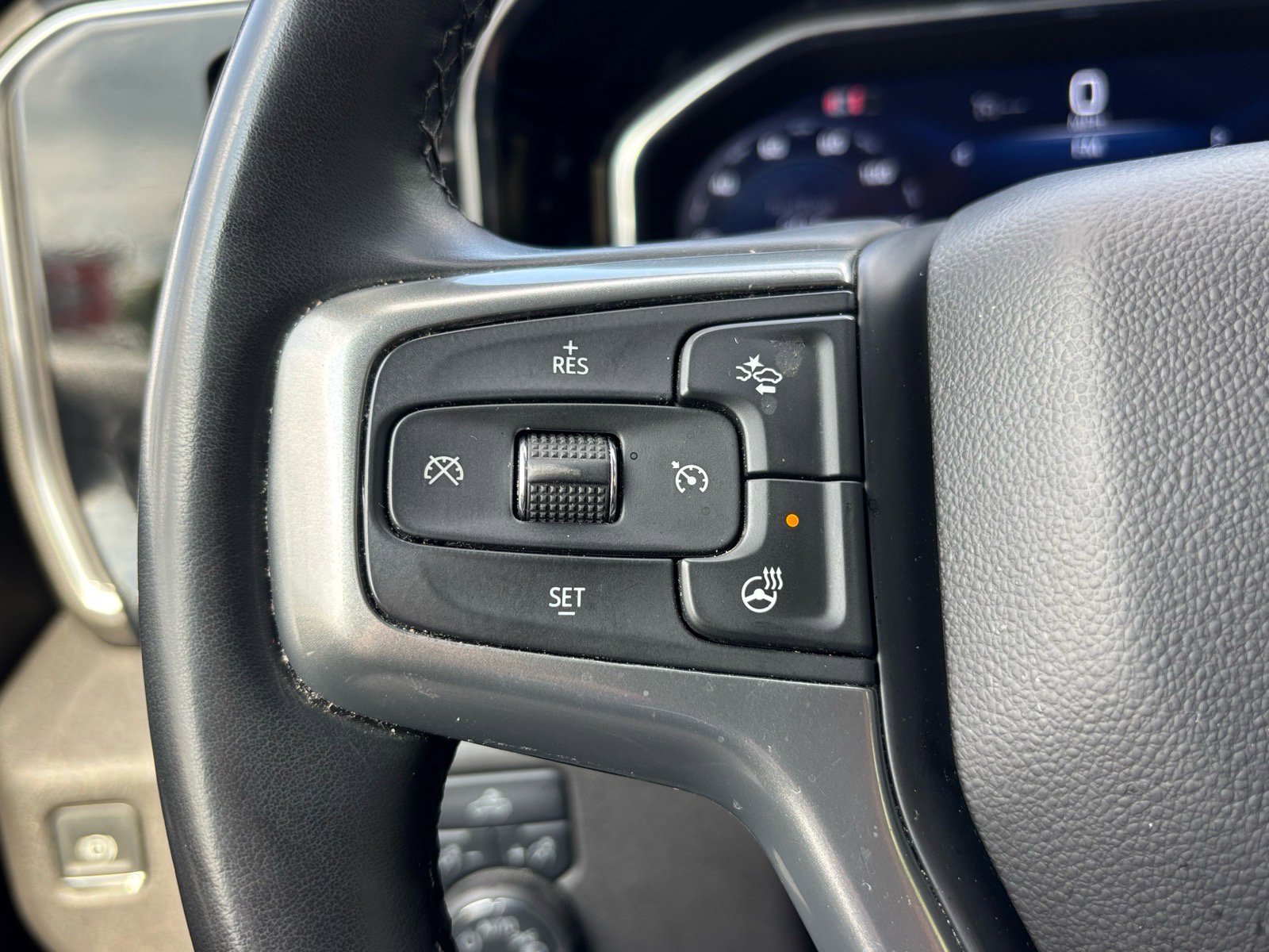 Used 2025 Chevrolet Silverado 1500 LT AWD/4WD image 17