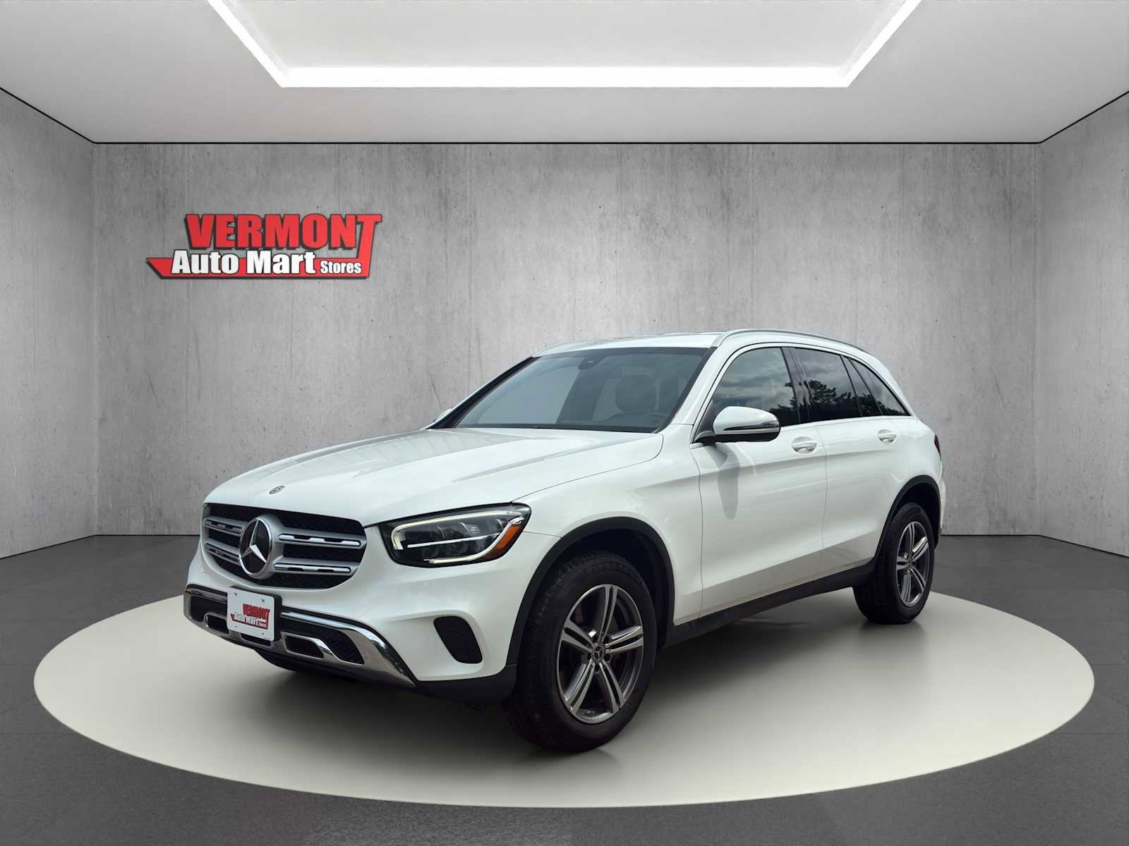 Used 2020 Mercedes-Benz GLC 300 4MATIC image 3