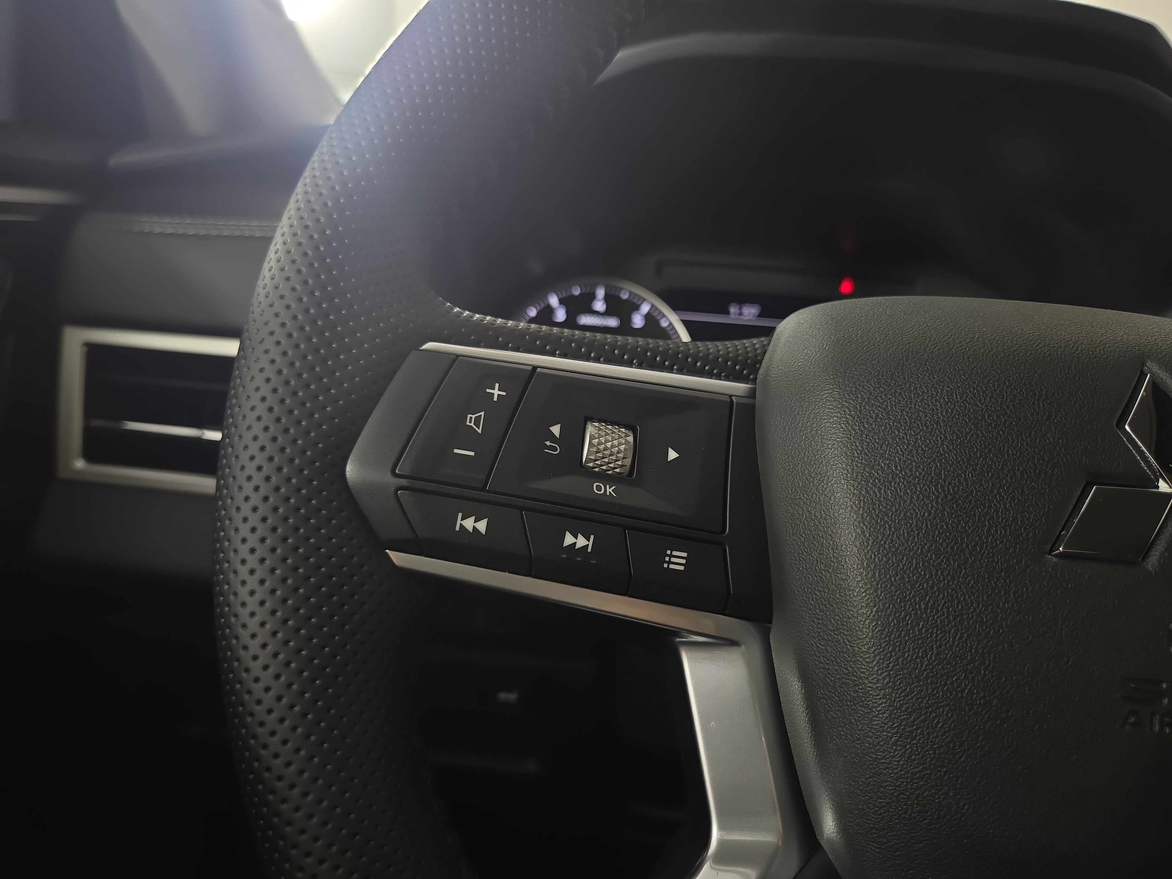 New 2026 Mitsubishi Outlander SE AWD/4WD image 15