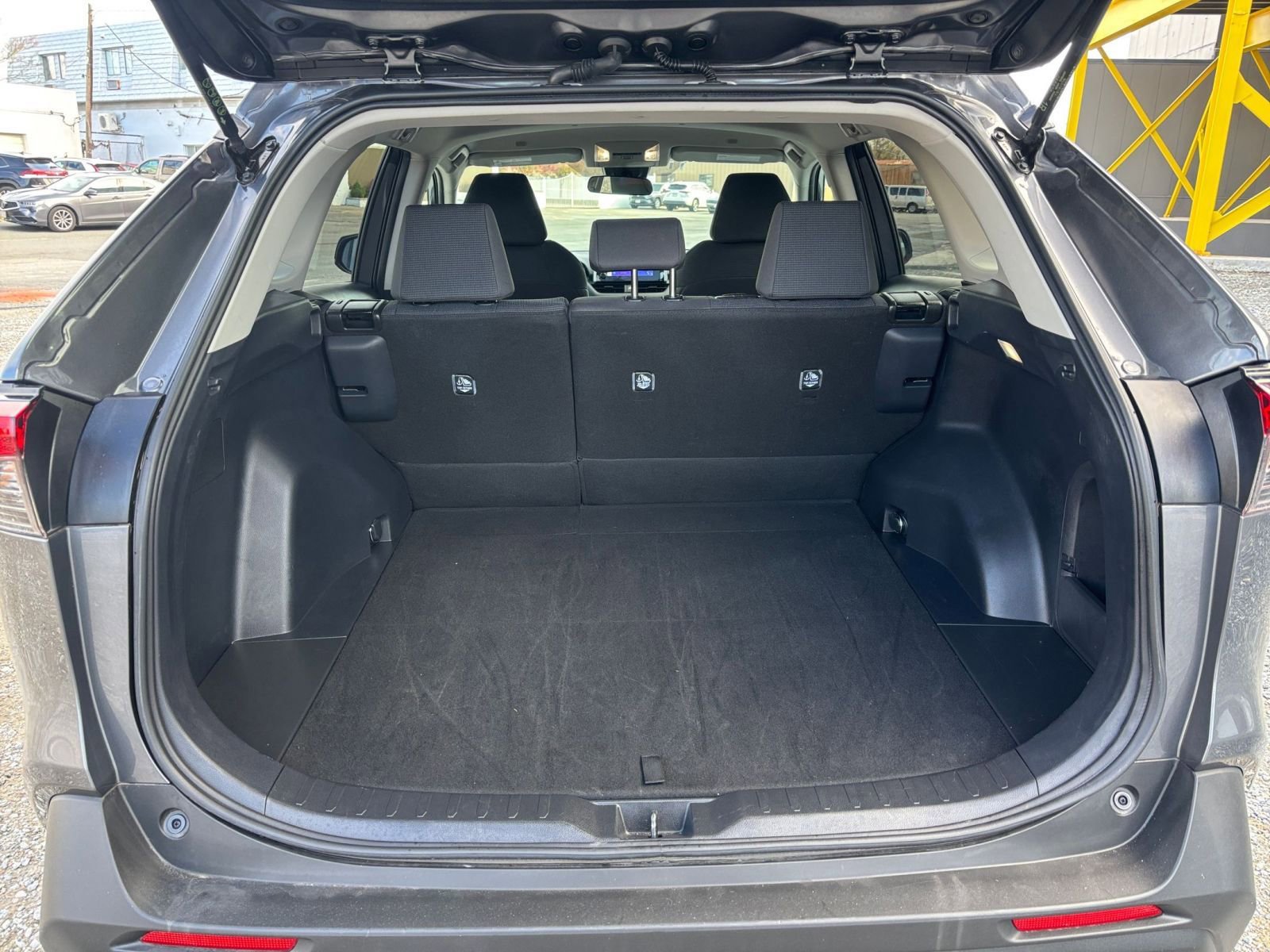 Used 2025 Toyota RAV4 LE image 27