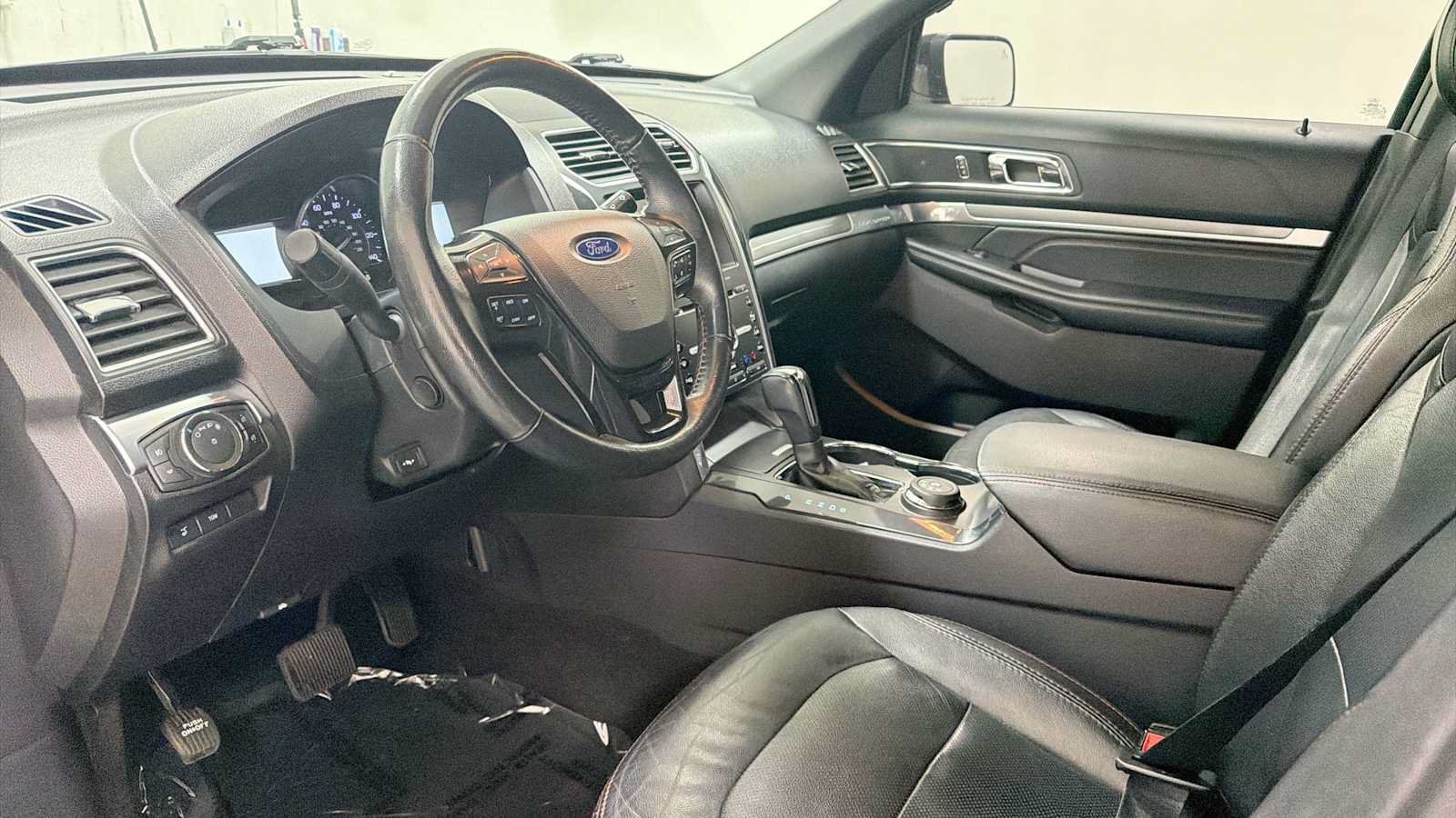 Used 2017 Ford Explorer Sport w/ Equipment Group 401A AWD/4WD image 12