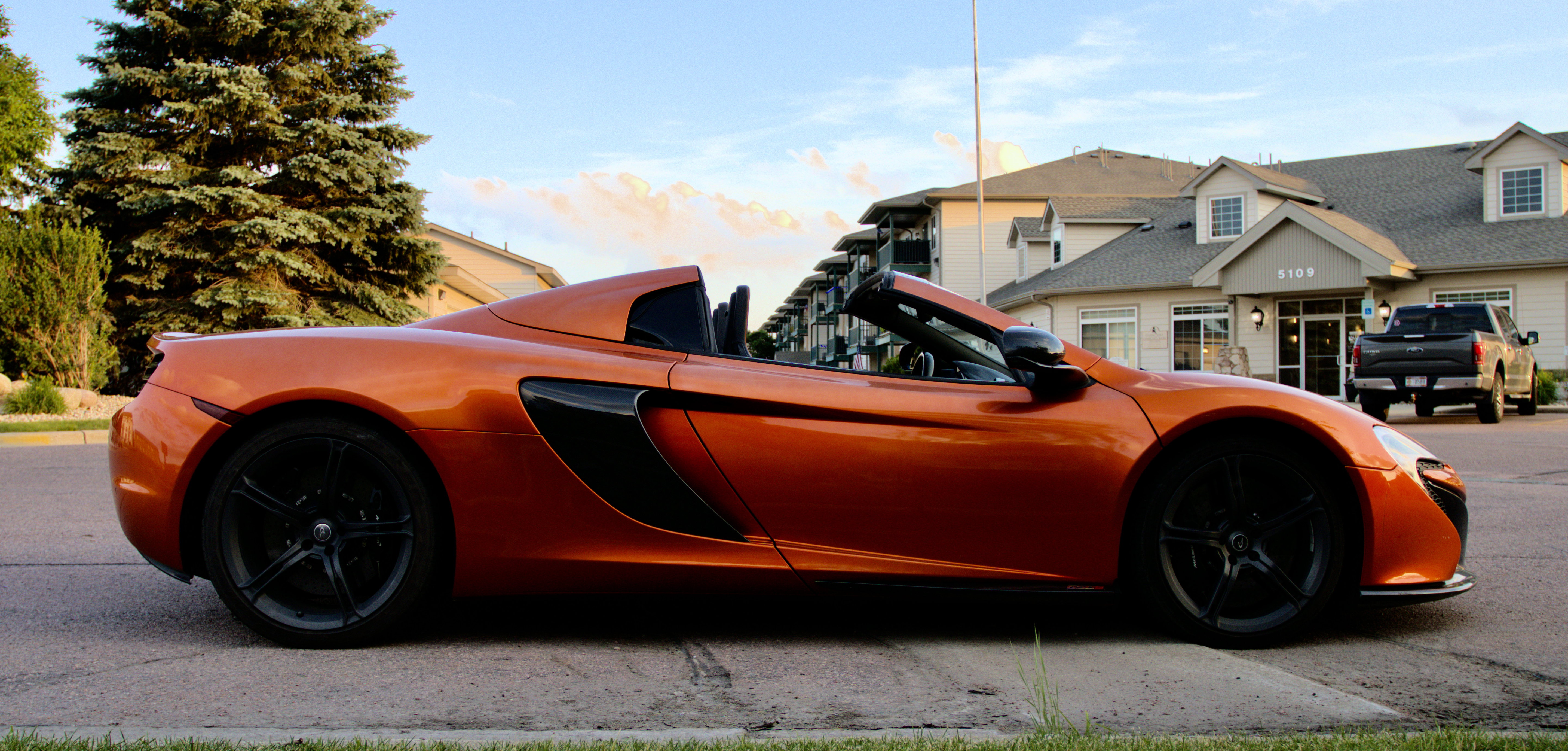 Used 2015 McLaren 650S Spider RWD image 16